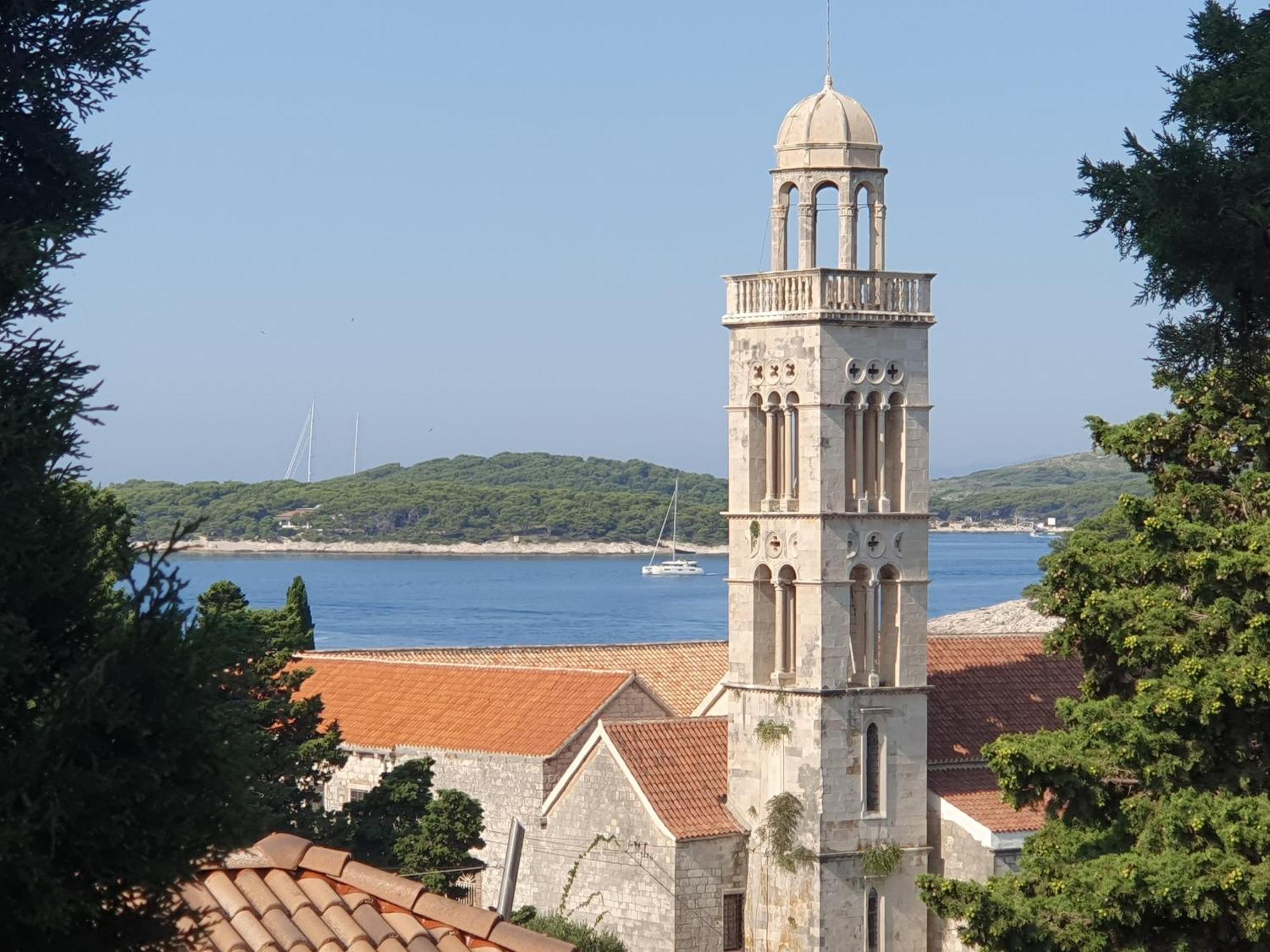 Castle Stambuk *