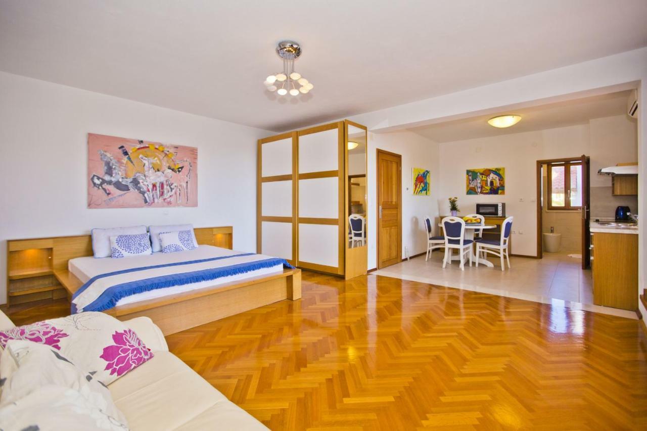 Castle Stambuk Apartment *