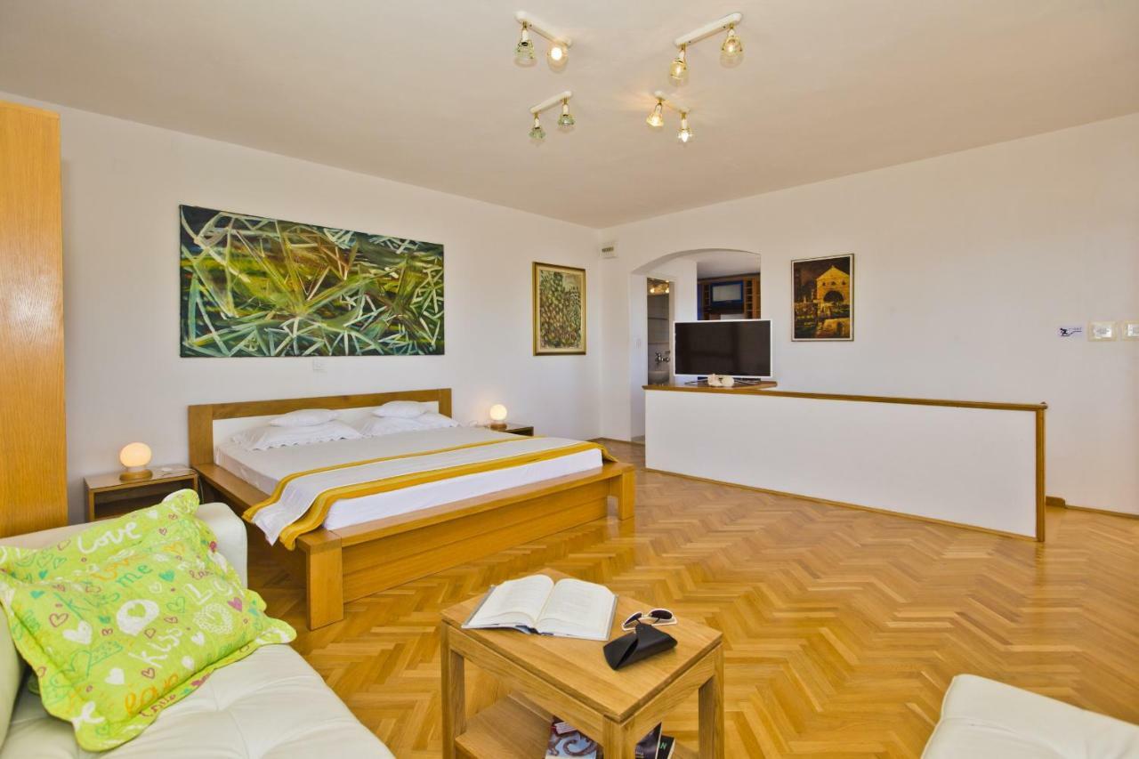 Apartment Castle Stambuk *