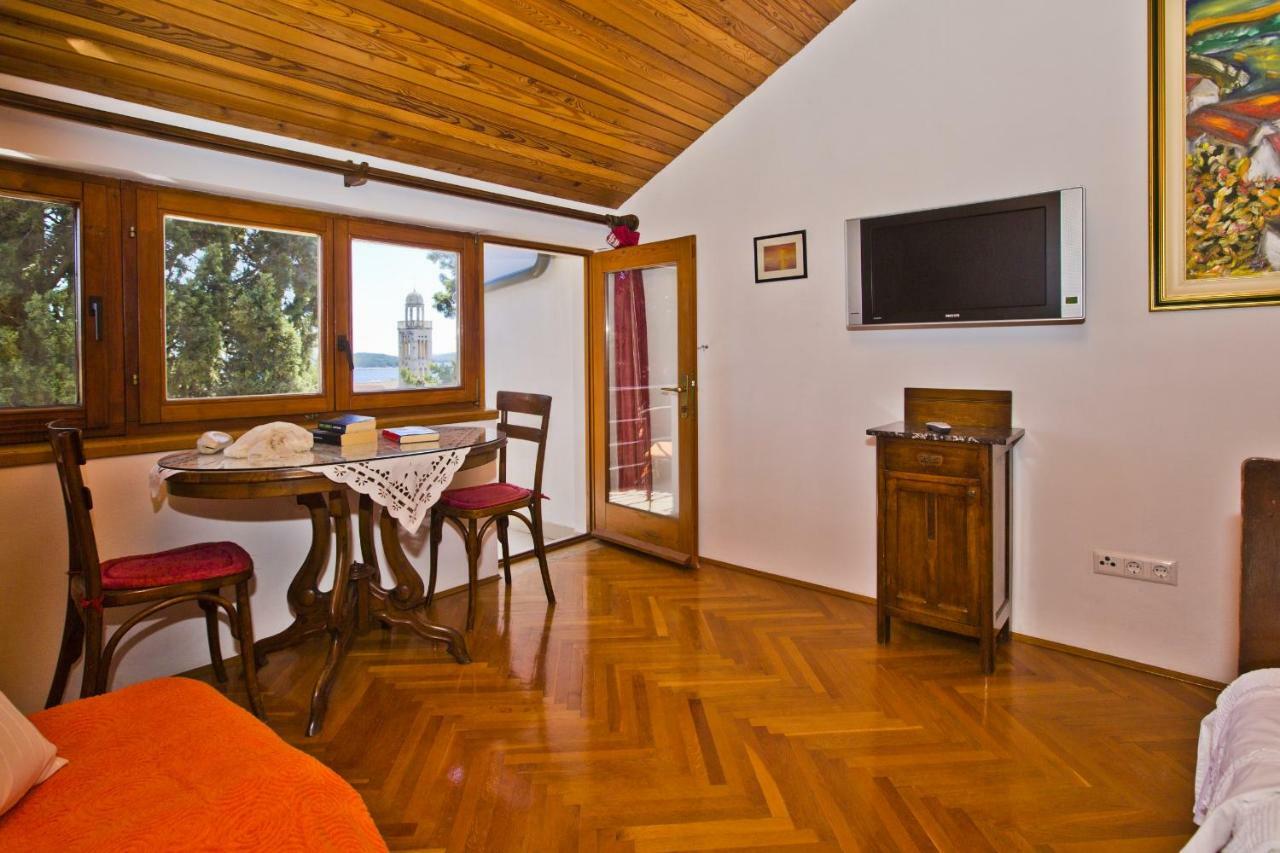 Castle Stambuk Apartment *
